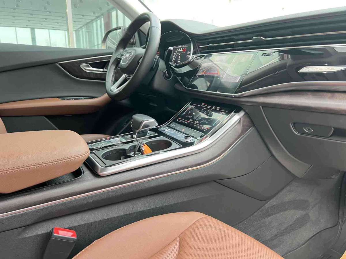 Audi Q8 2019 изображение автомобиля #10