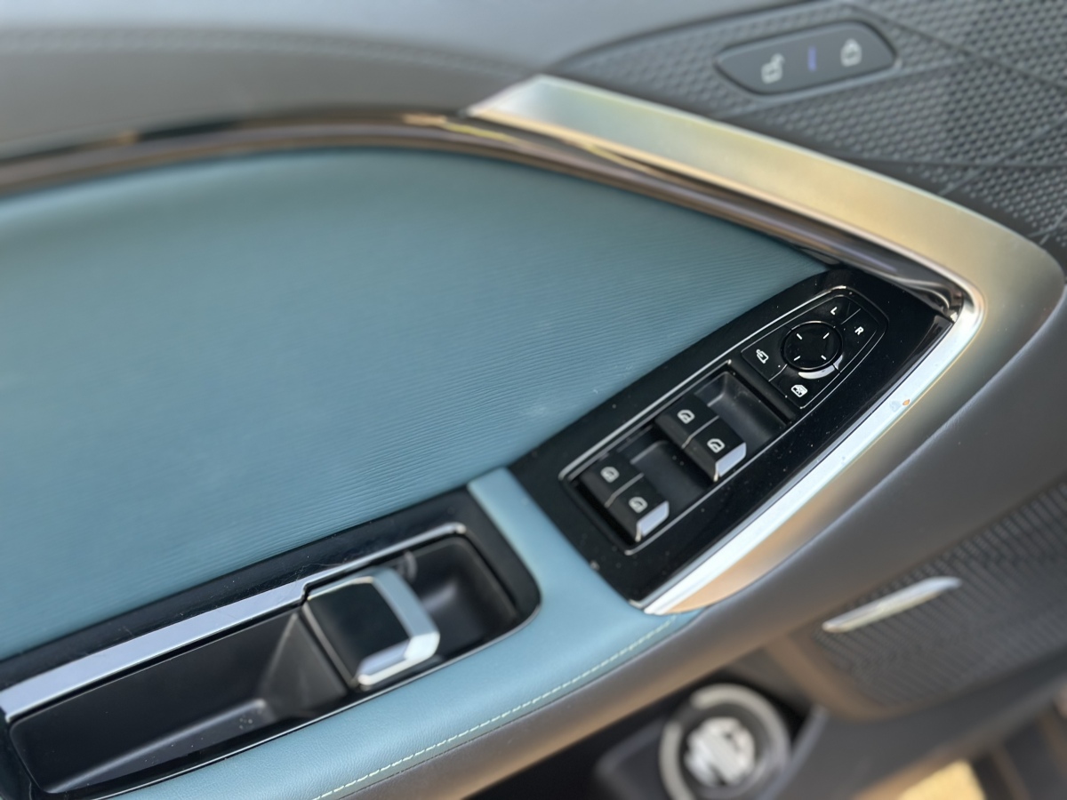 MG 7 2024 car image #10