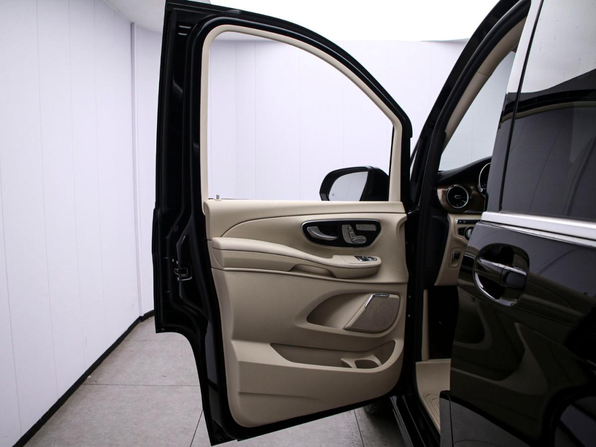 Mercedes-Benz V Class 2023 #10 Mercedes-Benz V Class 2023 immagine di auto #10