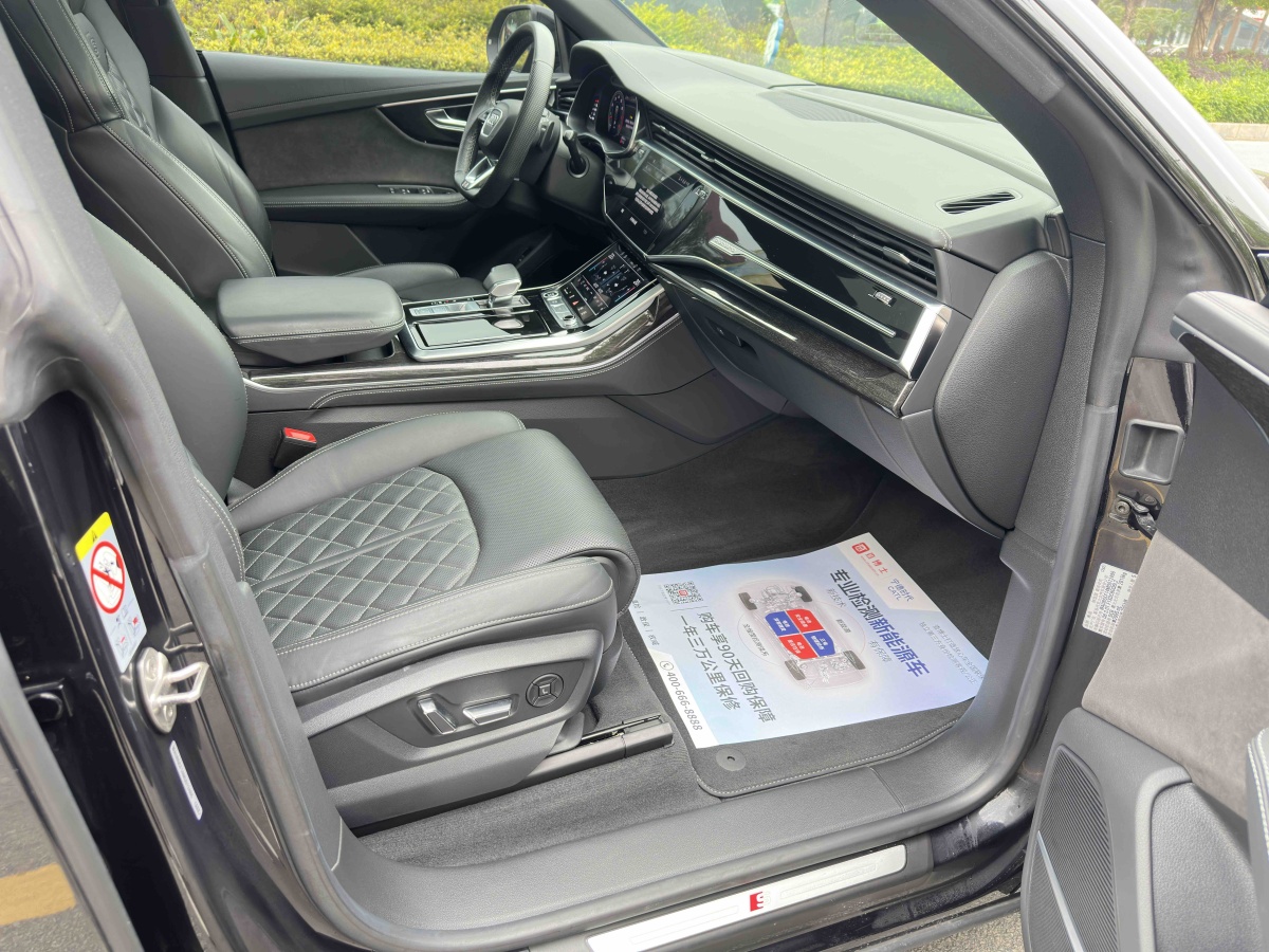 Audi Q8 2021 car image #10