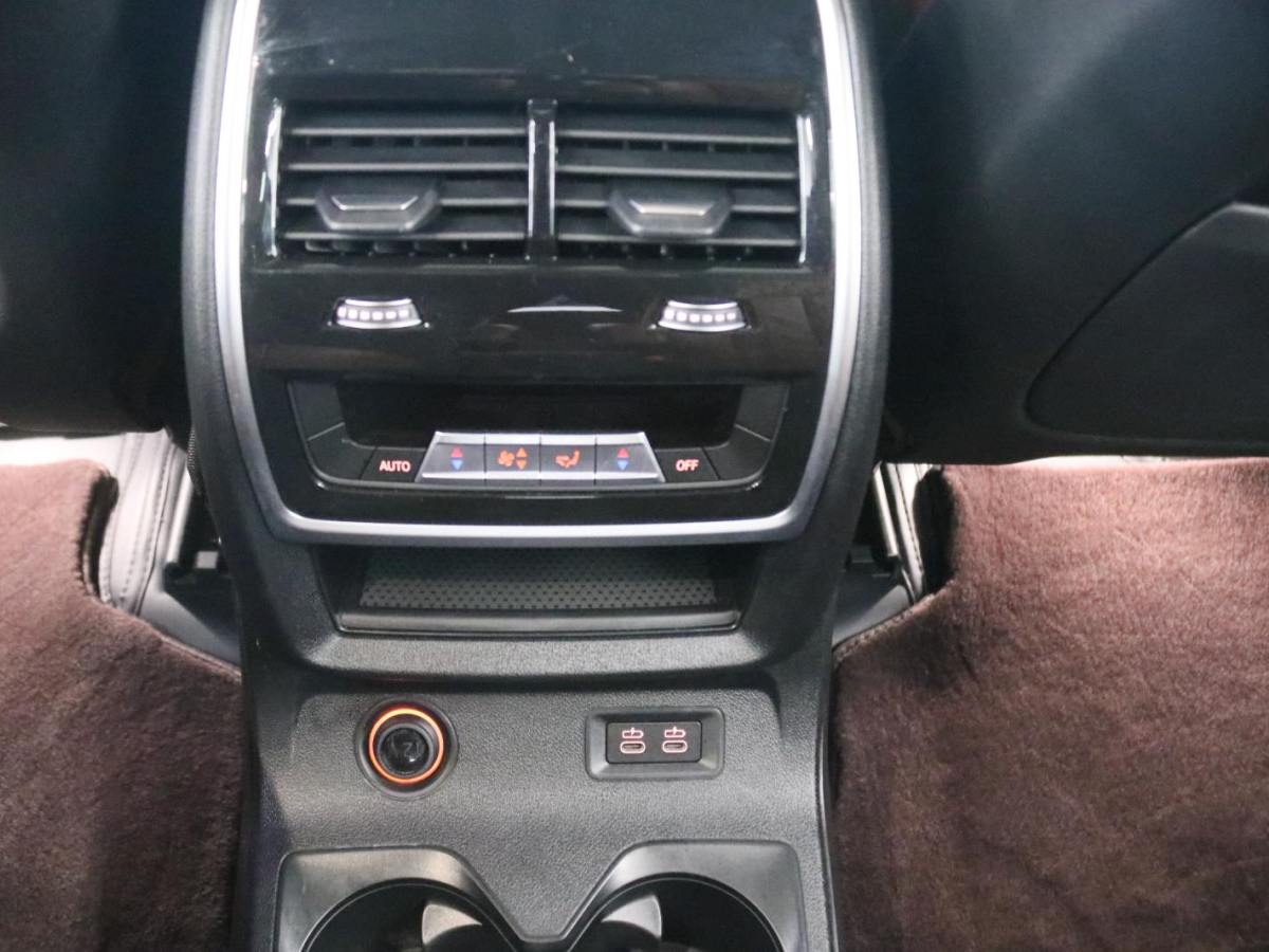 BMW X7 2022 immagine di auto #10