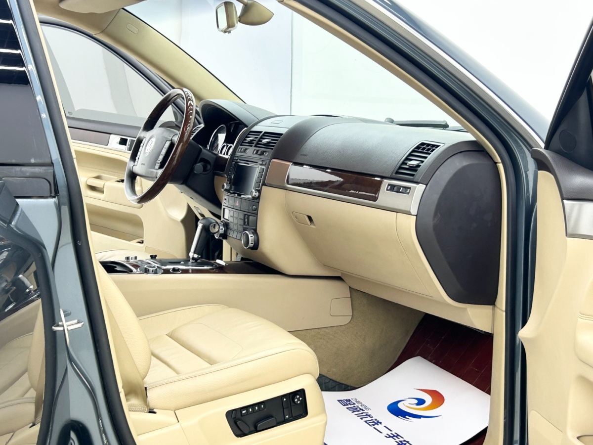 Volkswagen Touareg 2009 car image #10