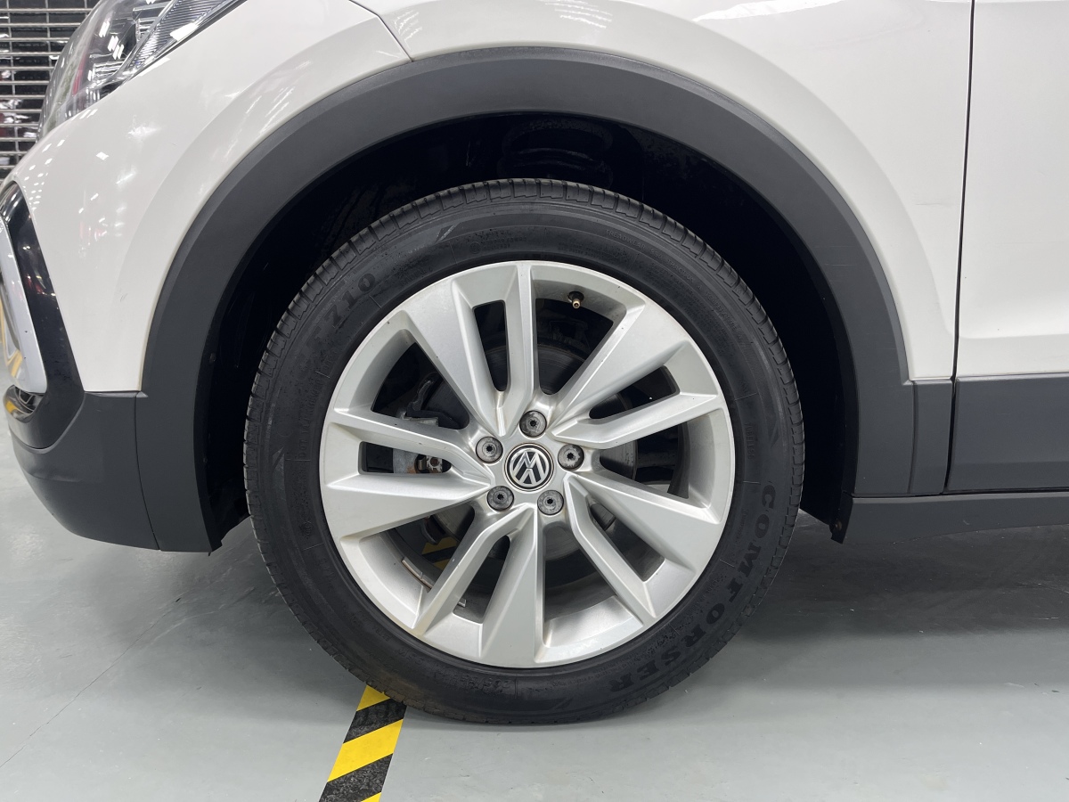 Volkswagen T-Cross 2019 car image #10