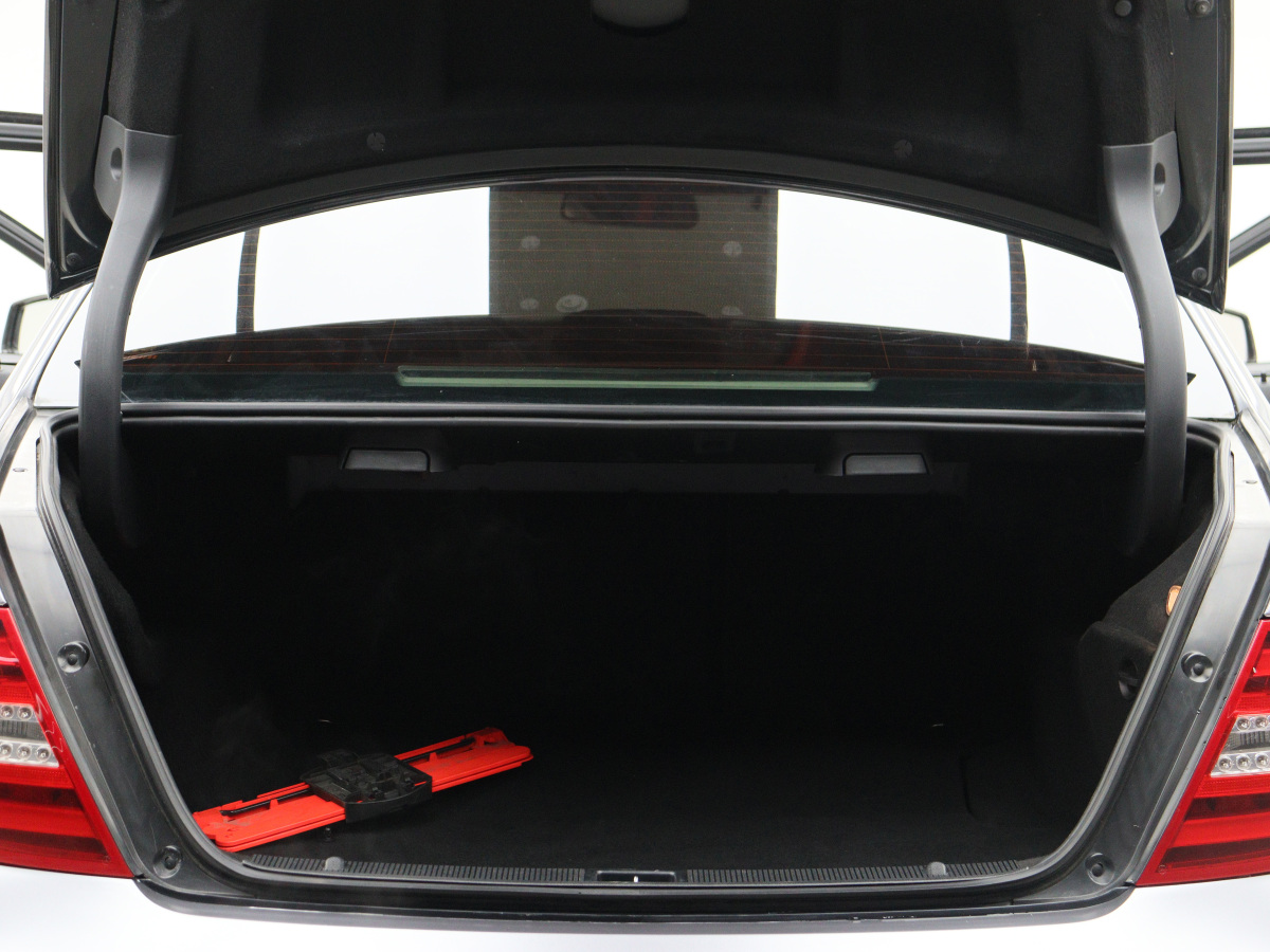 Mercedes-Benz C AMG 2010 image de voiture #10