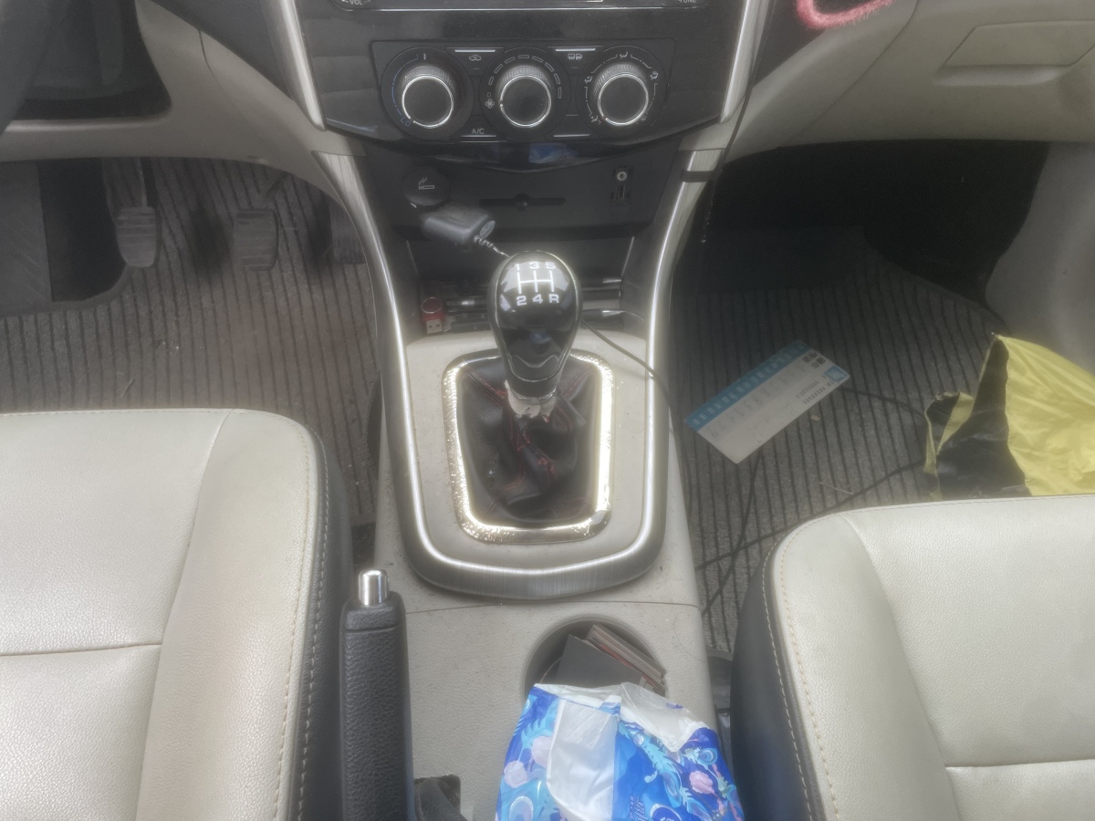 Forthing S500 2016 #10 Forthing S500 2016 car image #10