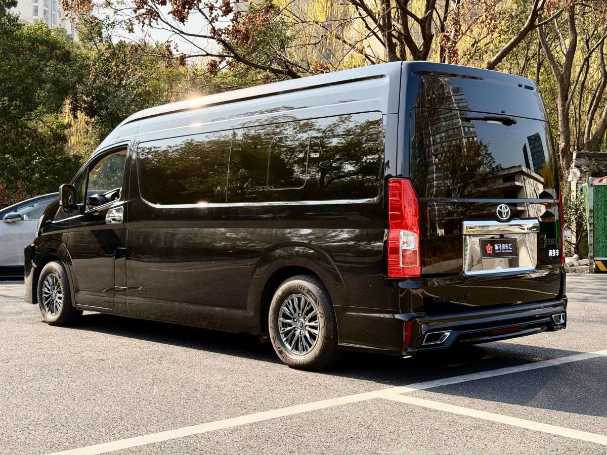 Toyota Hiace 2024 immagine di auto #10