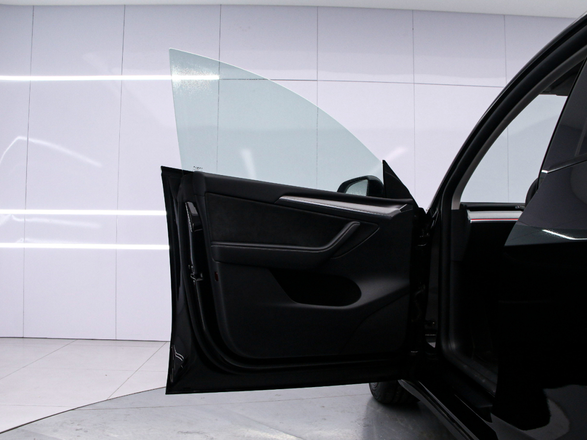 Tesla Model Y 2023 #10 Tesla Model Y 2023 car image #10