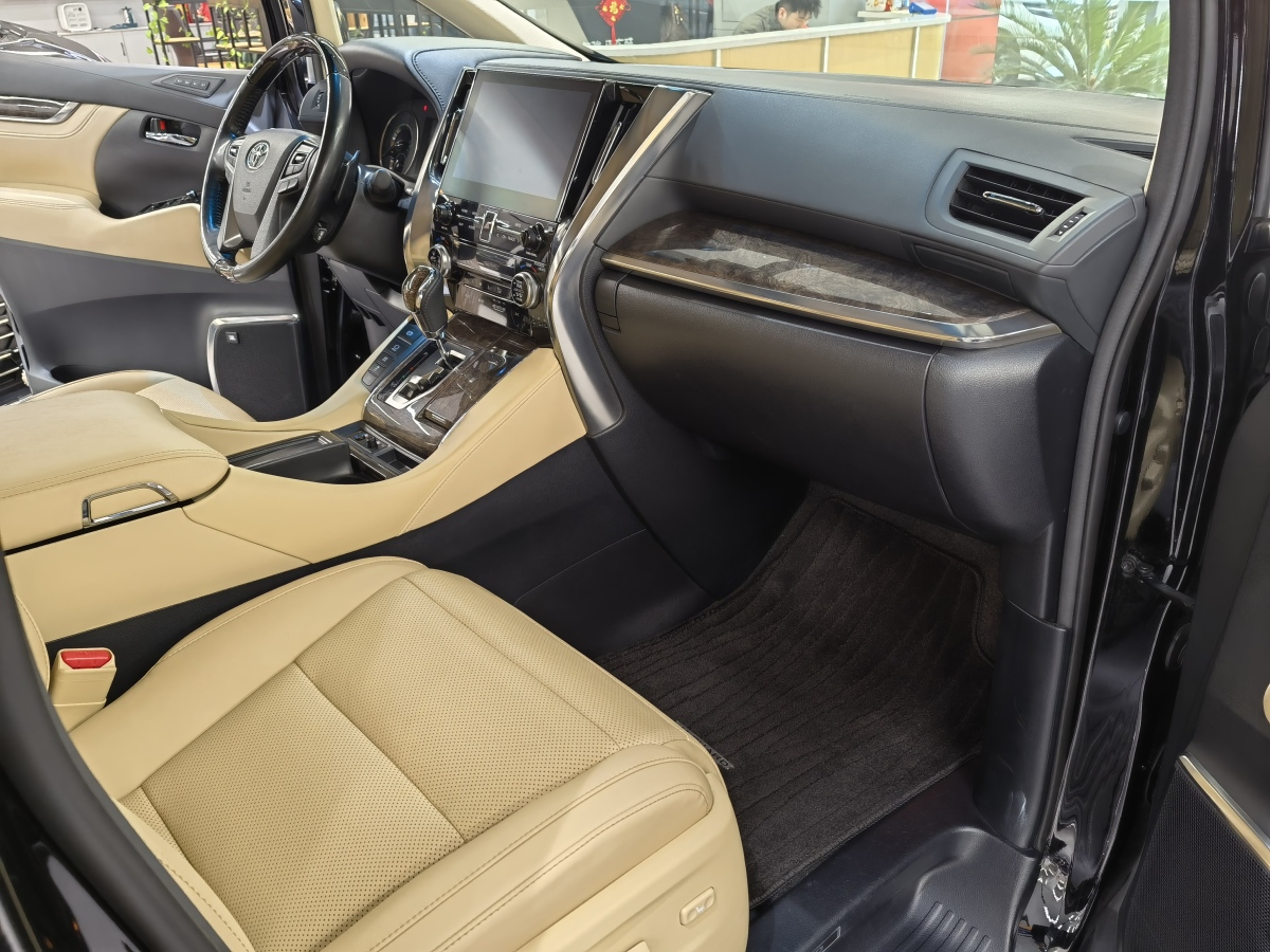 Toyota Alphard 2023 #10 Toyota Alphard 2023 изображение автомобиля #10