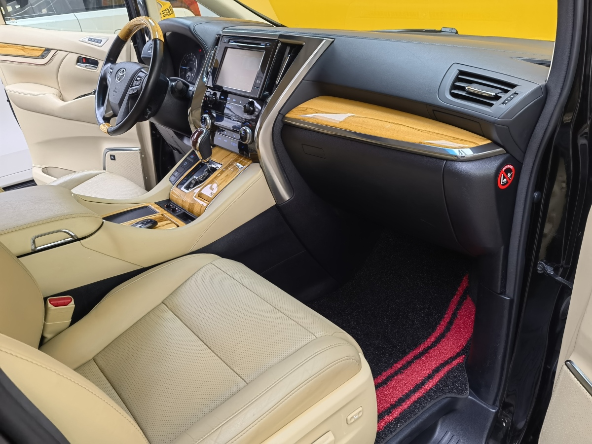 Toyota Alphard 2018 car image #10