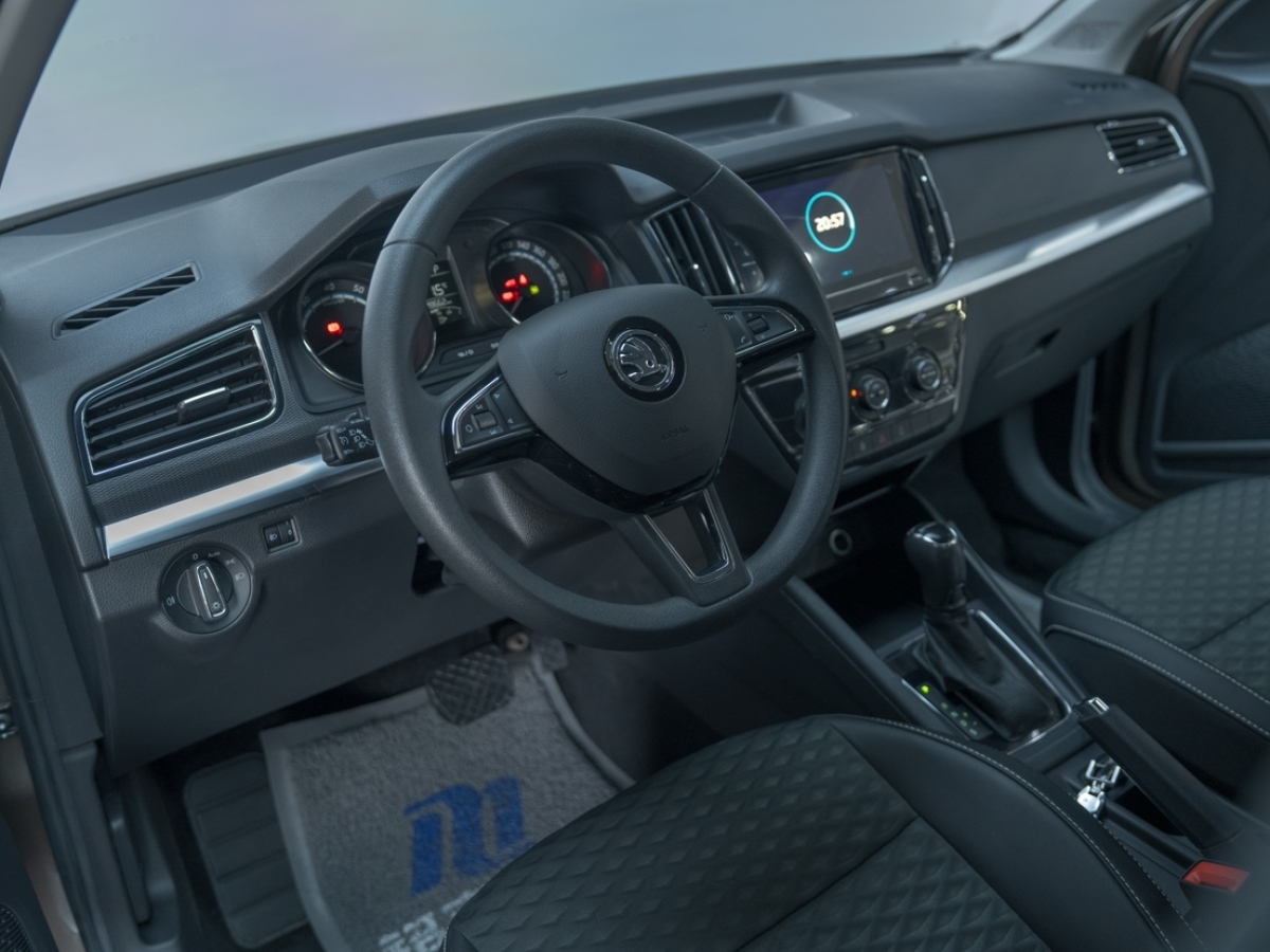 Skoda Kamiq 2021 #10 Skoda Kamiq 2021 car image #10