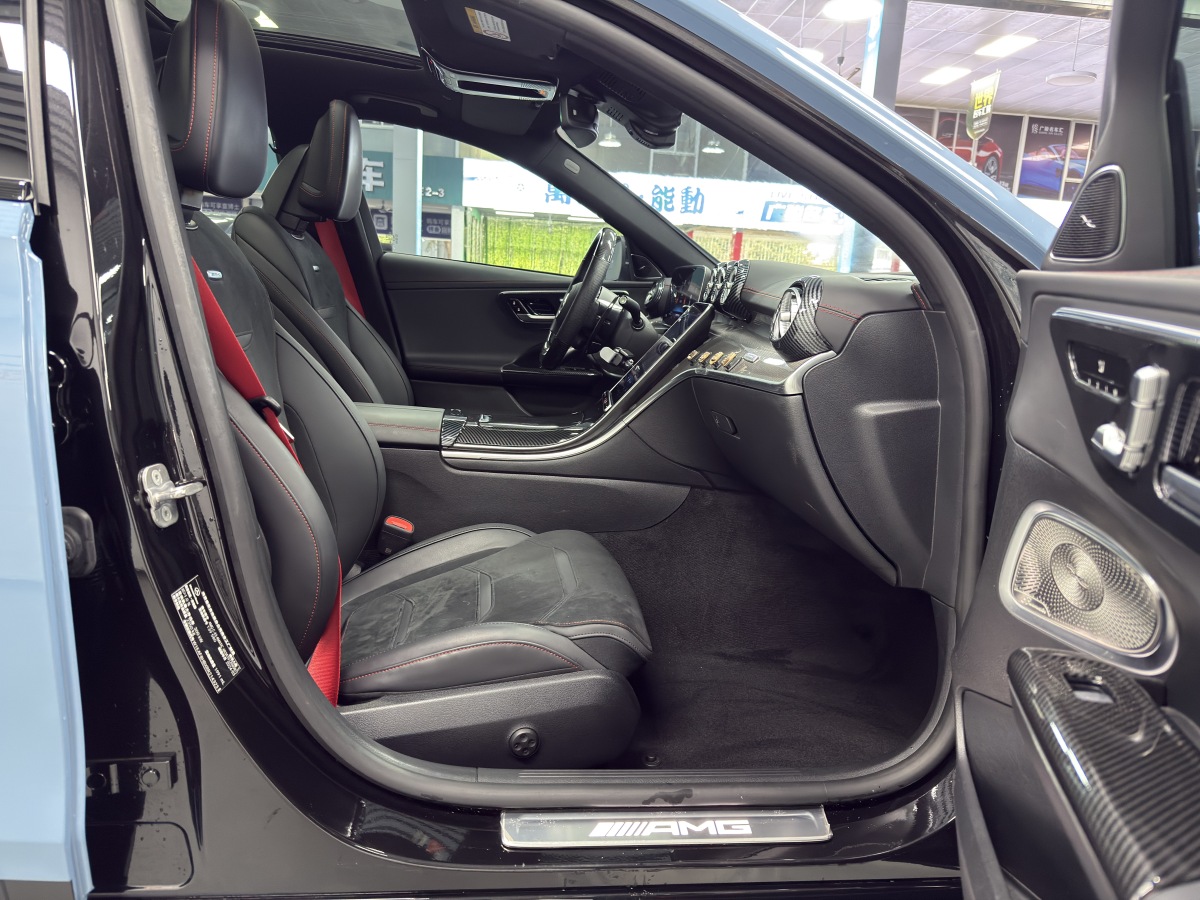 Mercedes-Benz C AMG 2024 #10 Mercedes-Benz C AMG 2024 صورة سيارة #10