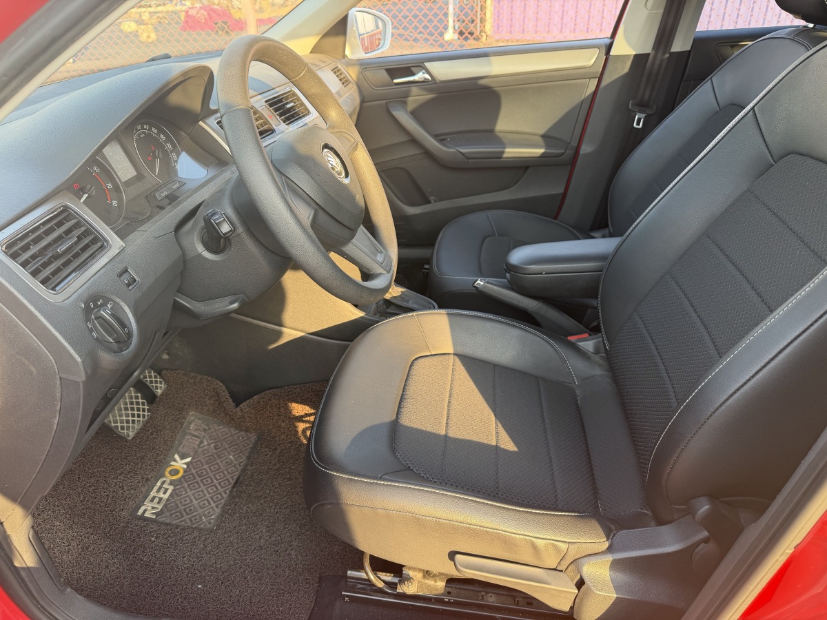 Skoda Rapid Spaceback 2017 car image #10