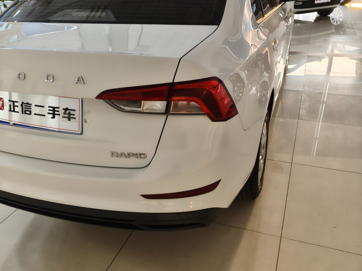 Skoda Rapid 2021 car image #10