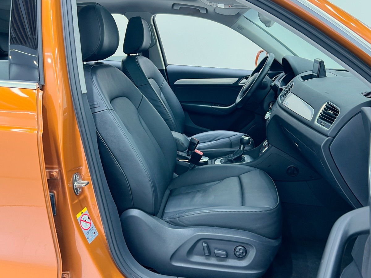 Audi Q3 2015 car image #10