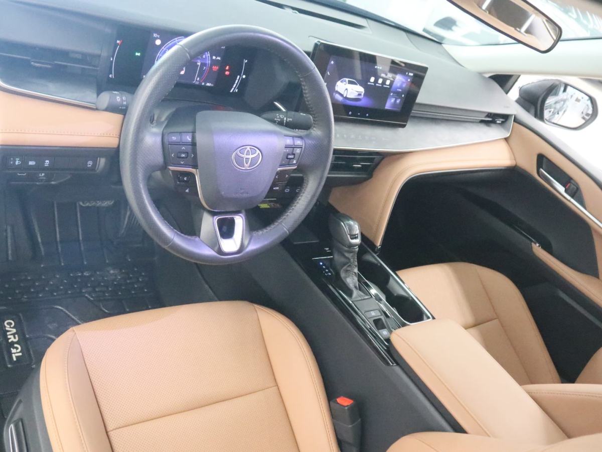 Toyota Camry 2024 immagine di auto #10