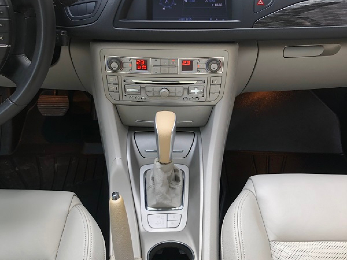 Citroen C5 2010 car image #10