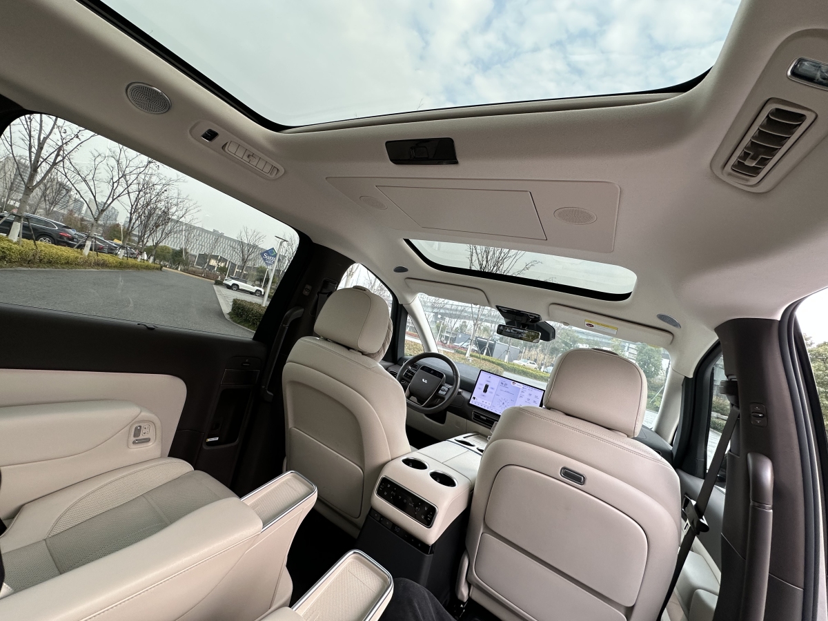 理想汽车 理想MEGA 2024 汽车图片 #10