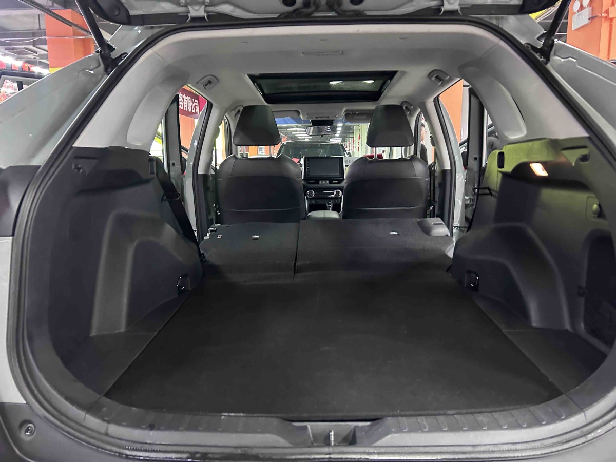 Toyota RAV4 2019 #10 Toyota RAV4 2019 car image #10