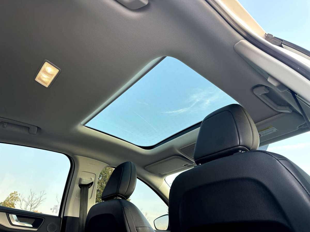 Ford Focus Active 2021 صورة سيارة #10