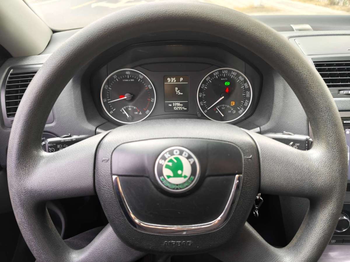 Skoda Octavia 2013 immagine di auto #10