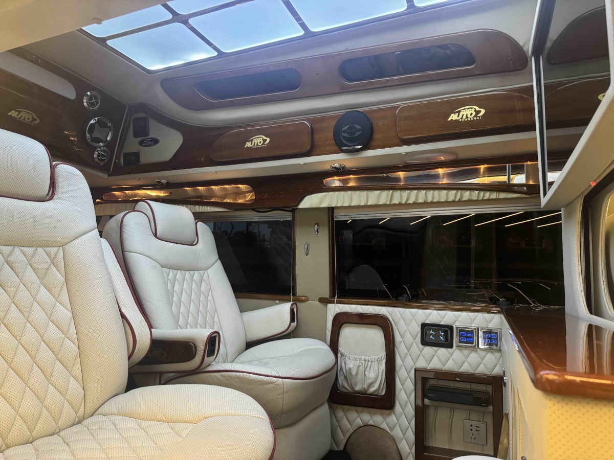 Ford E350 2010 imagem de carro #10