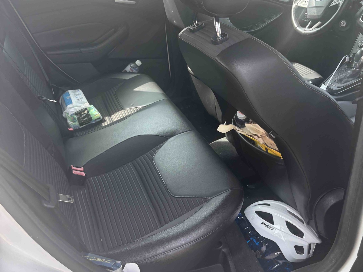 Ford Focus 2017 car image #10