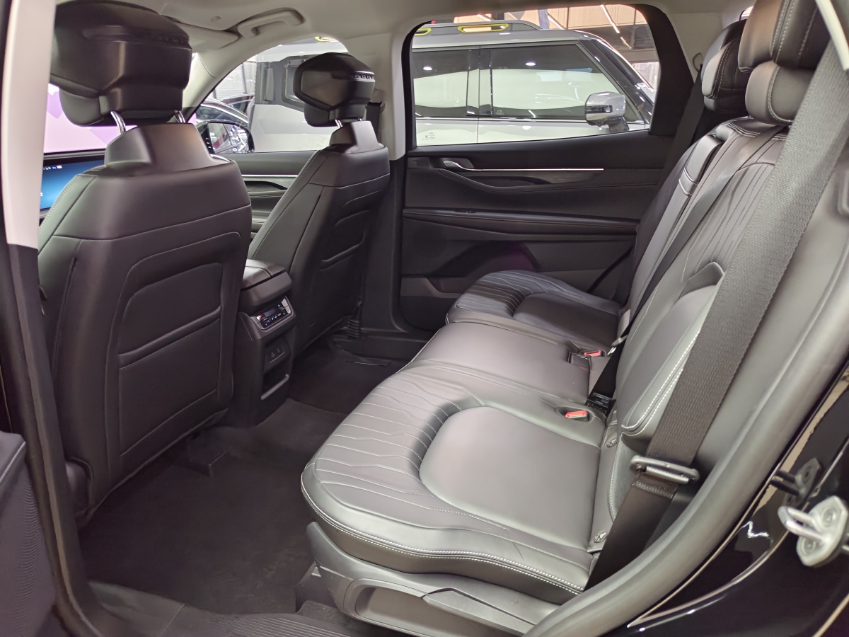 Ford Edge 2025 immagine di auto #10