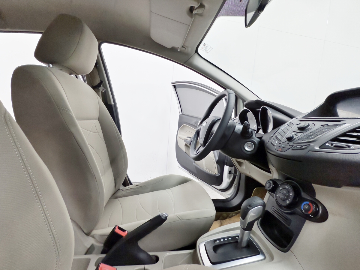 Ford Fiesta 2013 car image #10