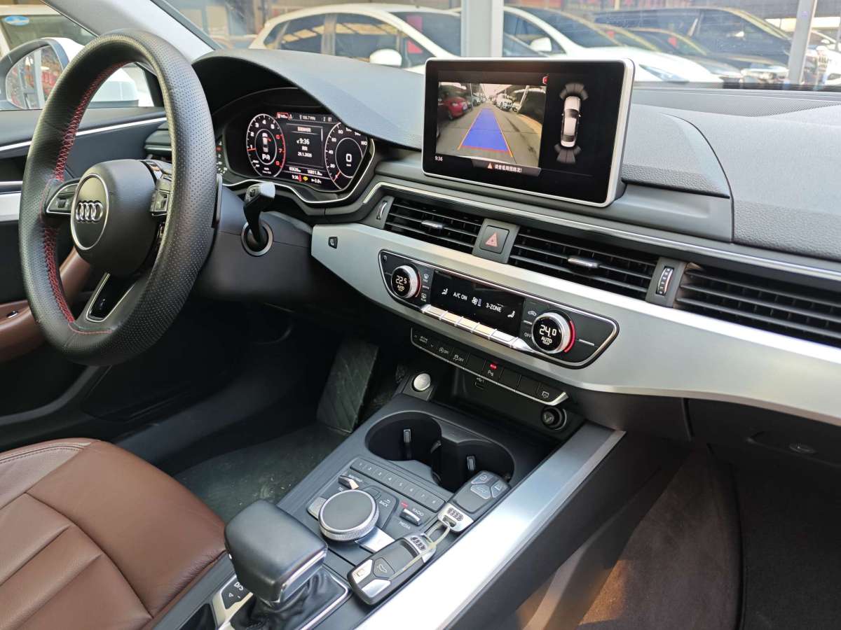 Audi A4L 2018 car image #10