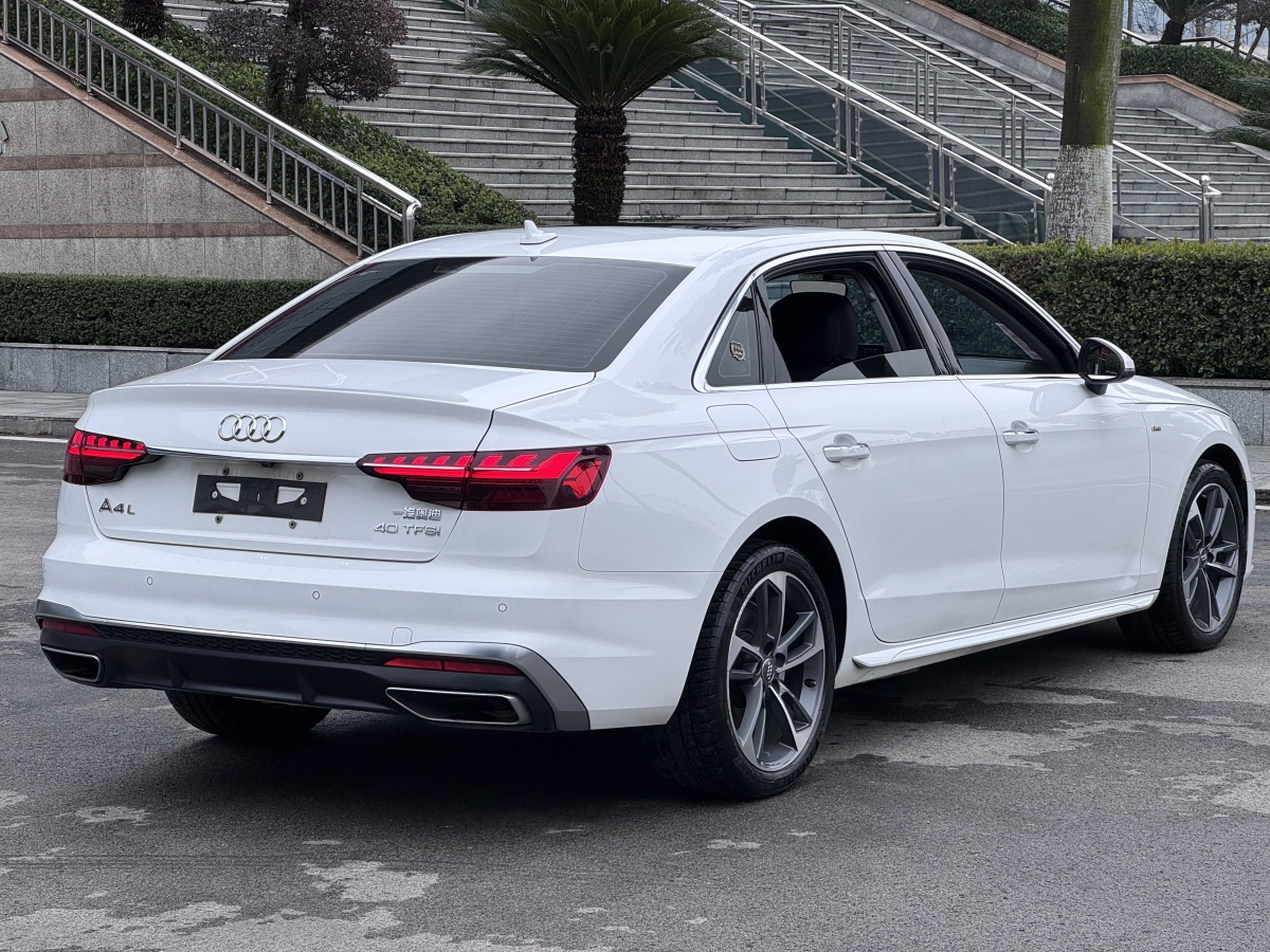Audi A4L 2020 car image #10