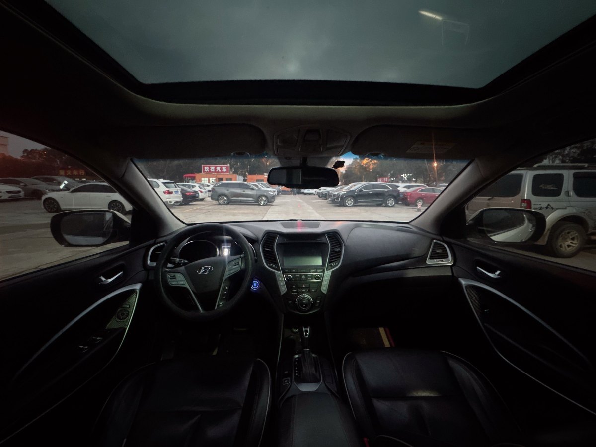 Hyundai Santa Fe 2017 #10 Hyundai Santa Fe 2017 car image #10