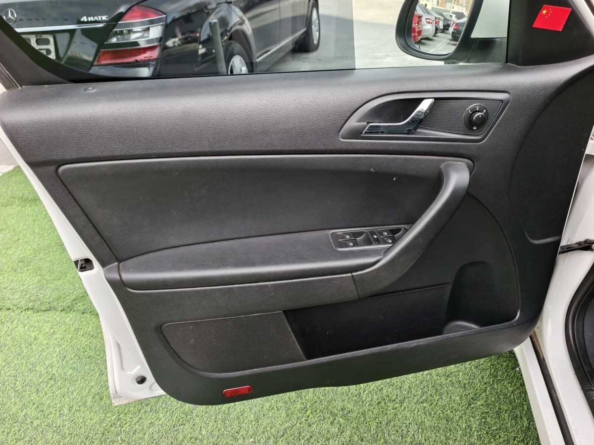 Skoda Yeti 2017 car image #10