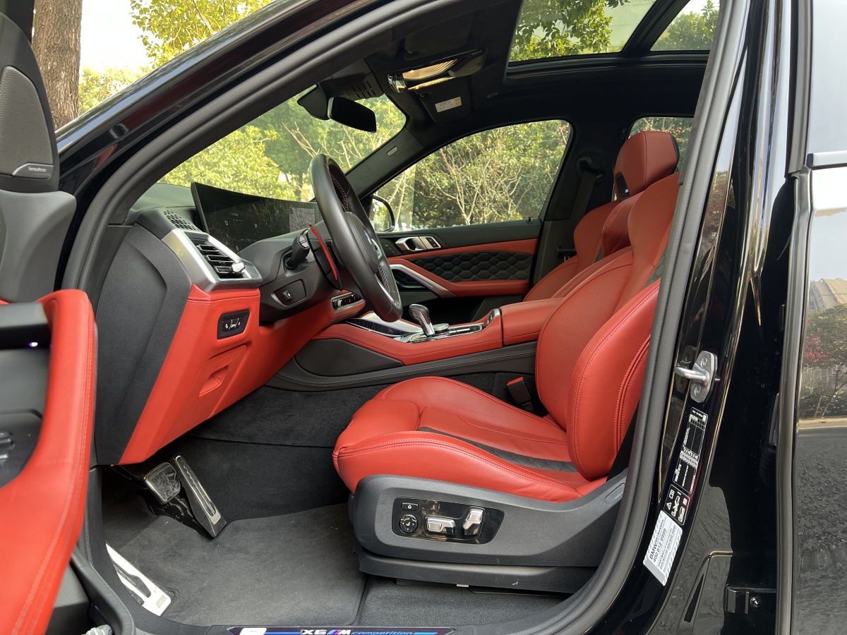 BMW X6 M 2023 car image #10