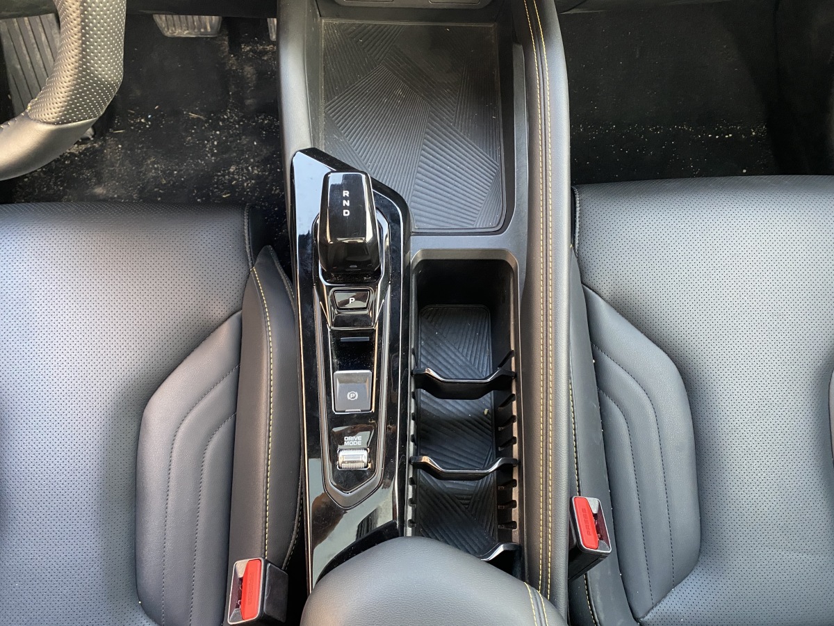 GEELY Coolray 2024 car image #10