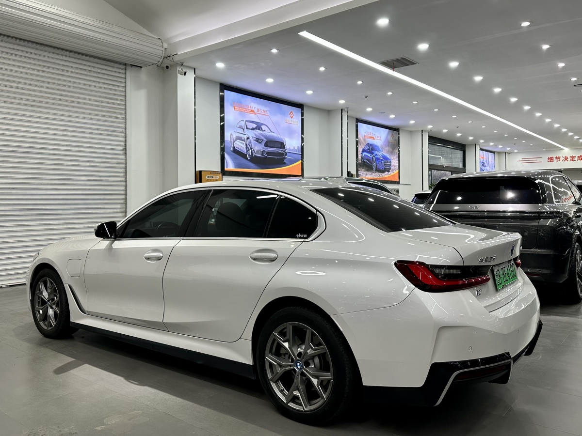 BMW i3 2024 car image #10