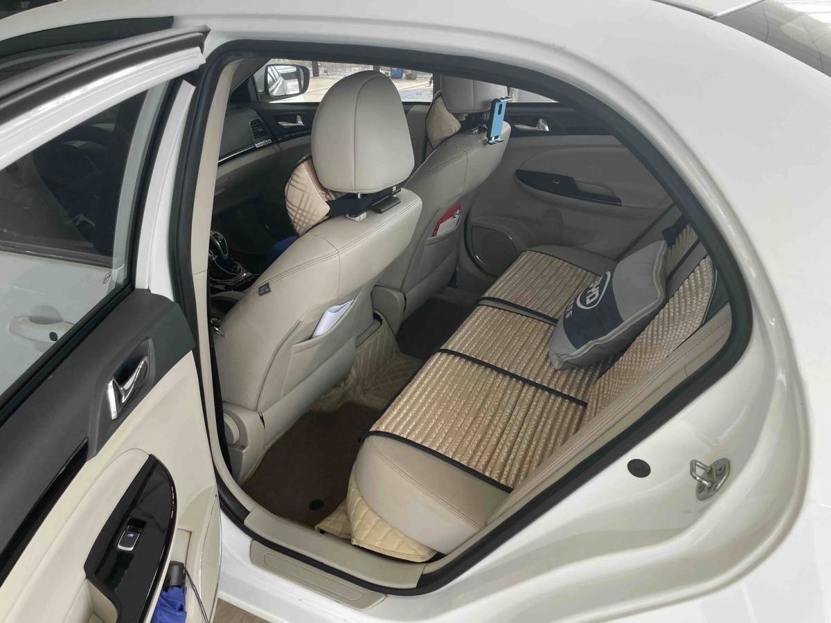 BYD e5 2017 #10 BYD e5 2017 car image #10