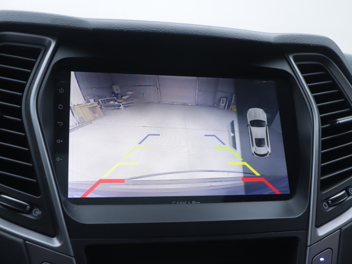 Hyundai Santa Fe 2013 car image #10