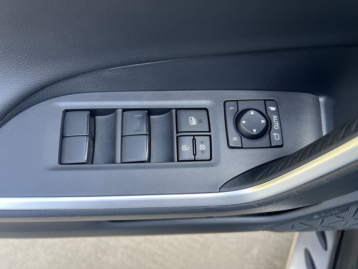 Toyota RAV4 2024 car image #10