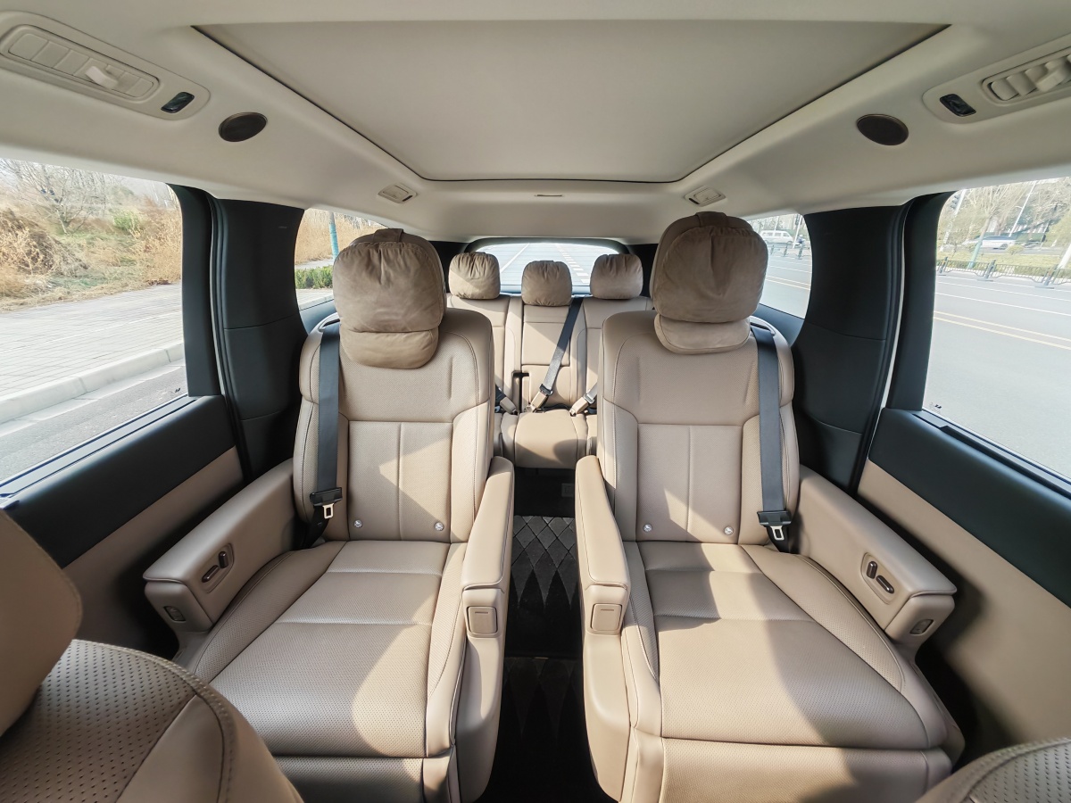 理想汽车 理想MEGA 2025 汽车图片 #10