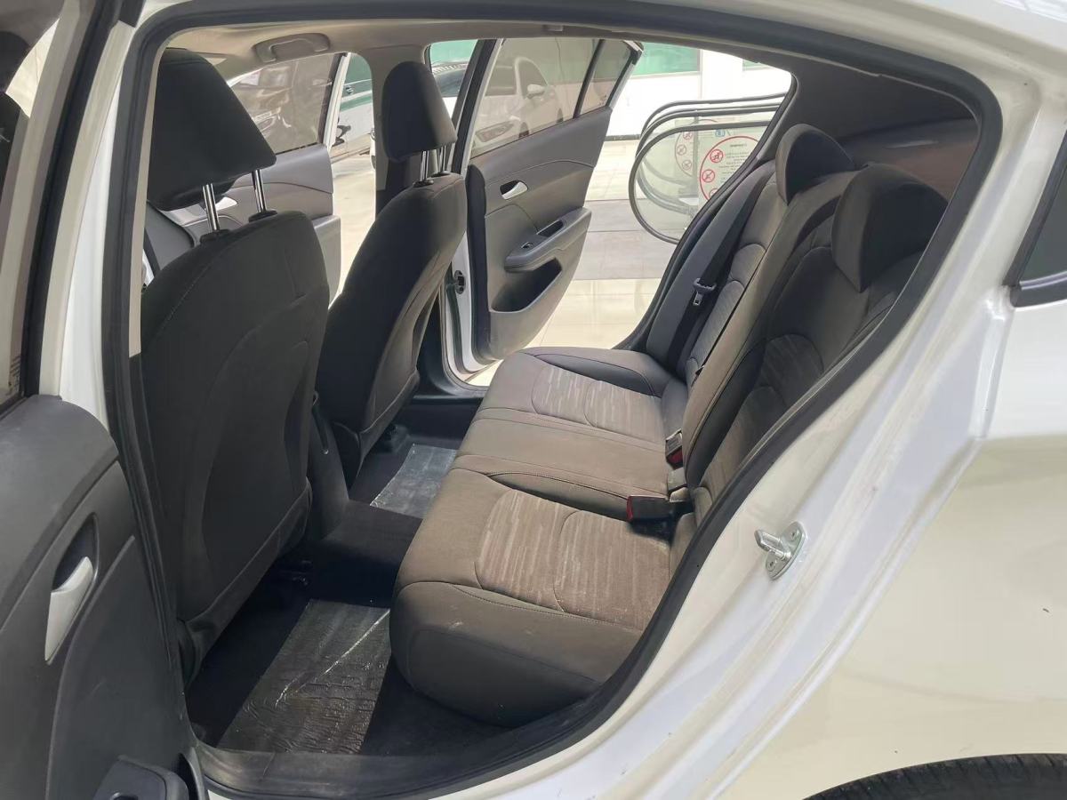 Chevrolet Cavalier 2018 car image #10