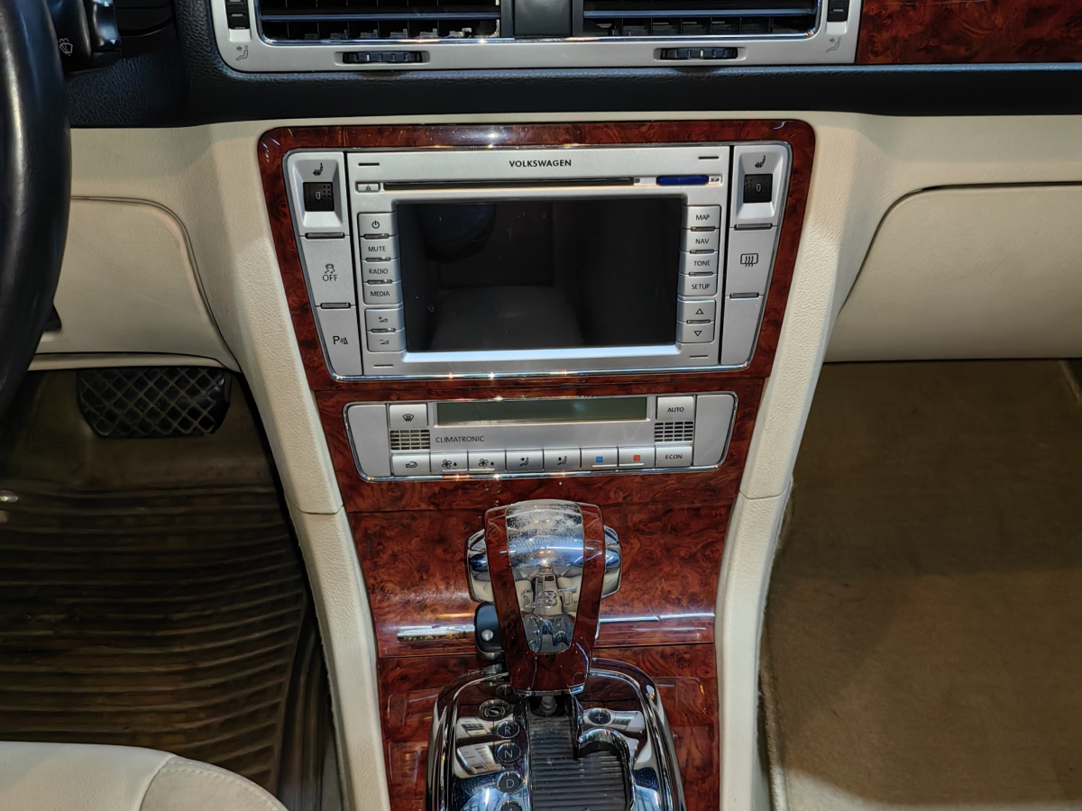 Volkswagen Passat Lingyu 2009 car image #10