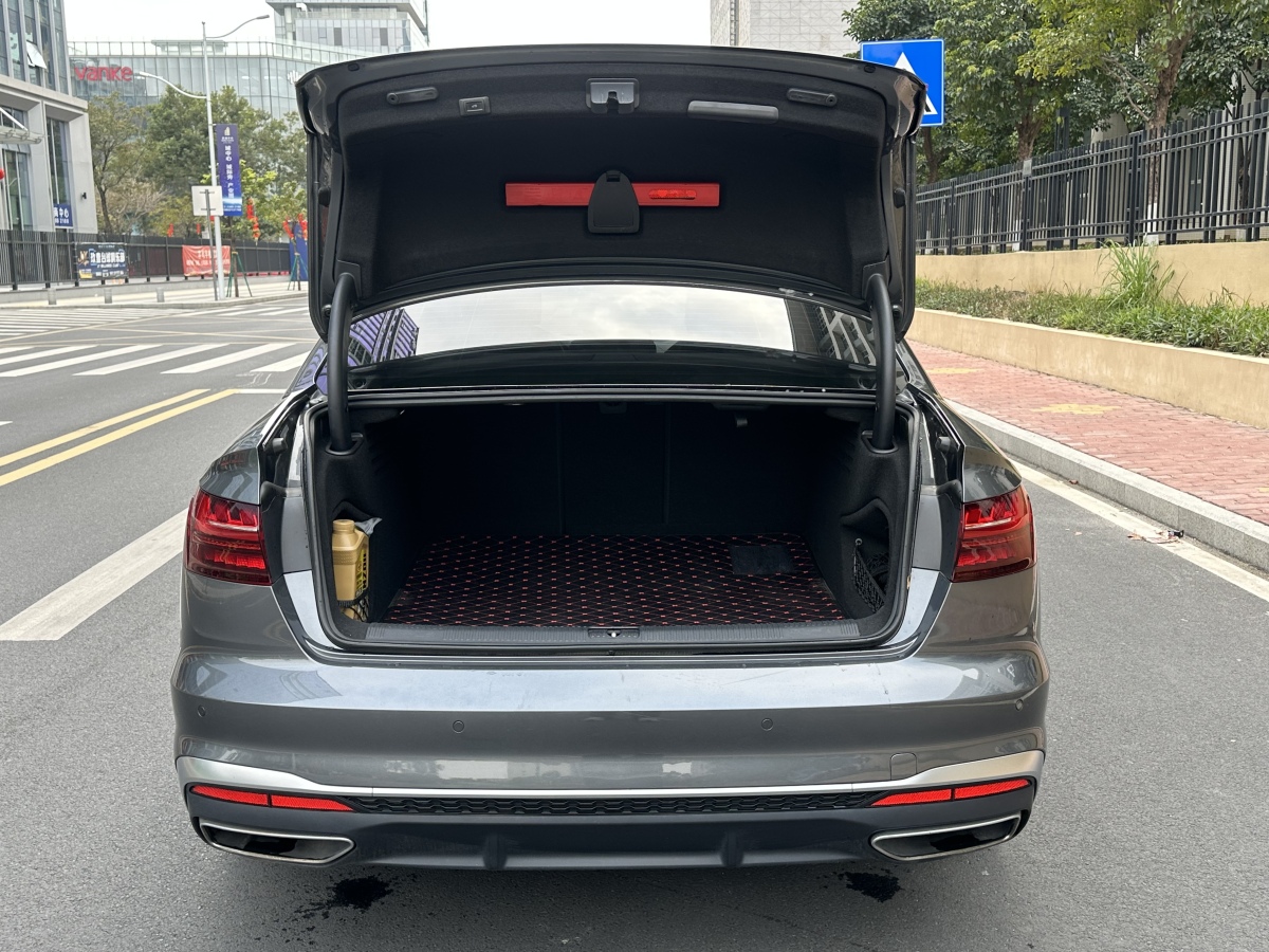 Audi A4L 2020 car image #10