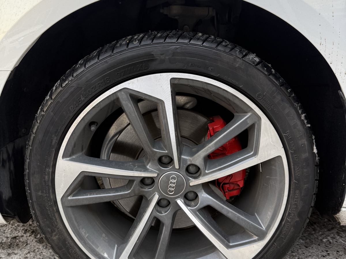 Audi A4L 2018 imagen de coche #10