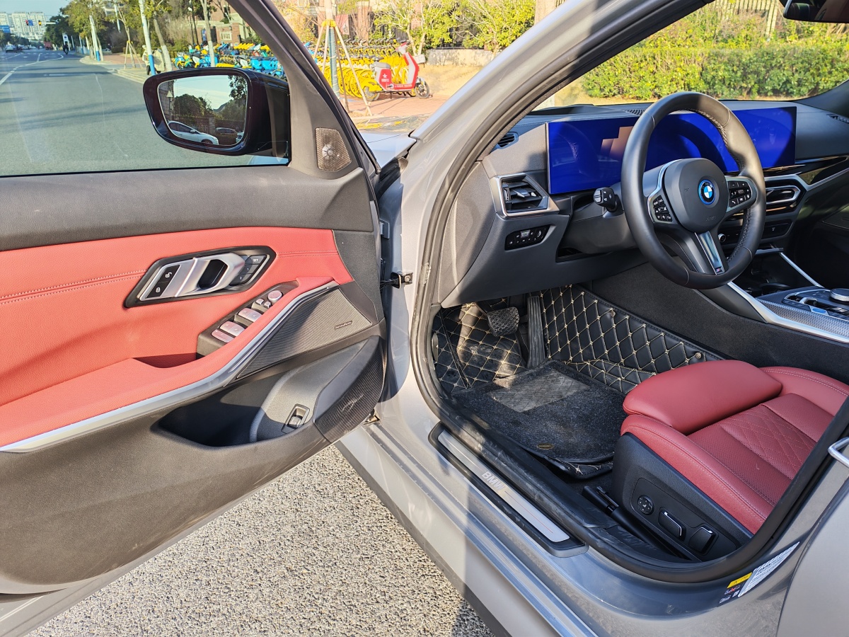 BMW i3 2023 immagine di auto #10