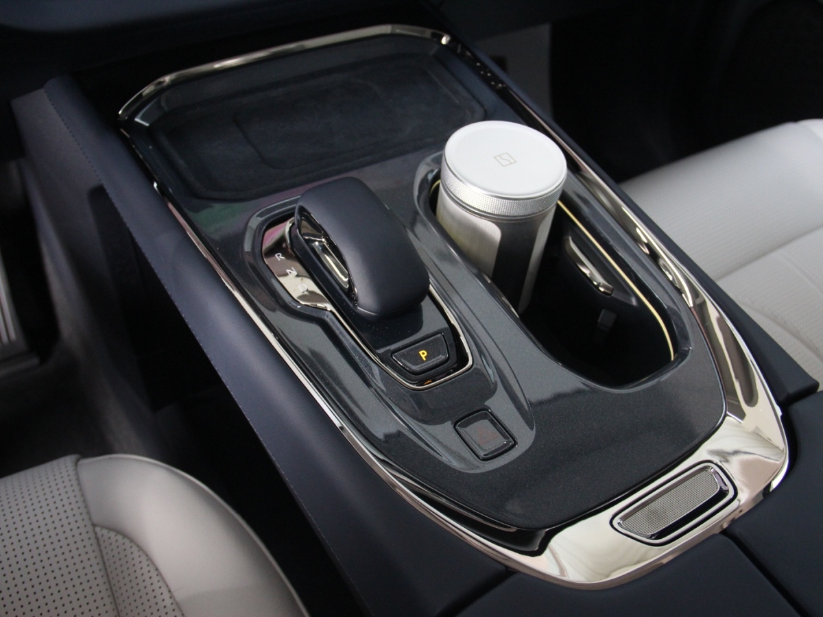 极氪 极氪009 2025 汽车图片 #10