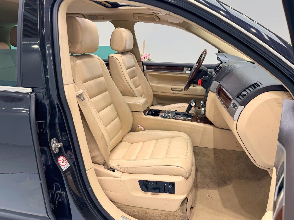 Volkswagen Touareg 2005 immagine di auto #10