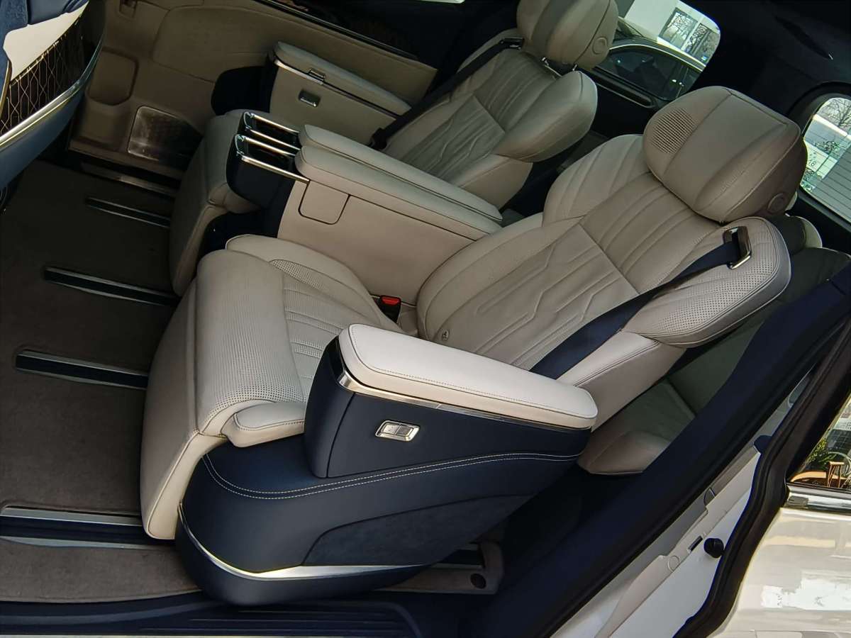 极氪 极氪009 2024 汽车图片 #10