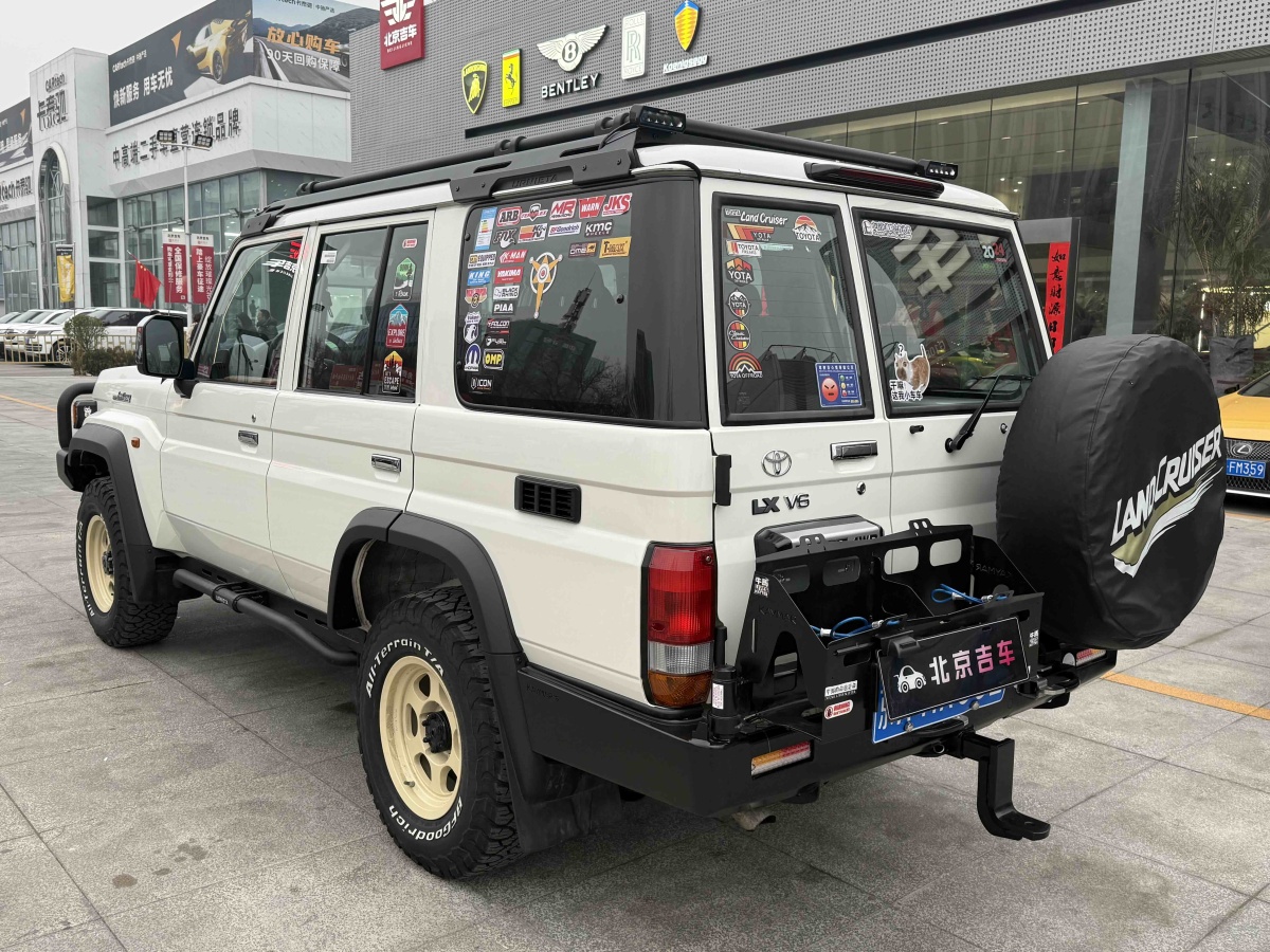 Toyota FJ Cruiser 2025 car image #10