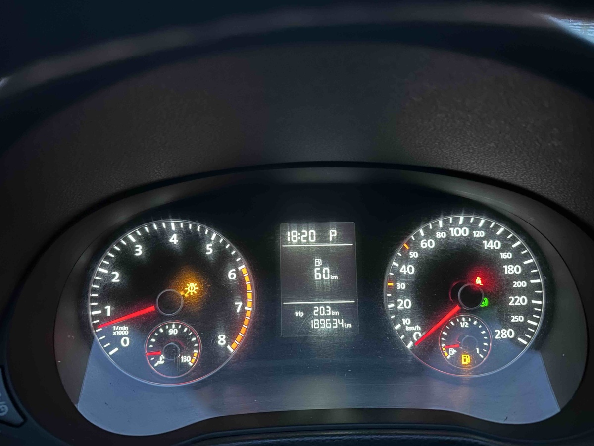 Volkswagen 2014 car image #10