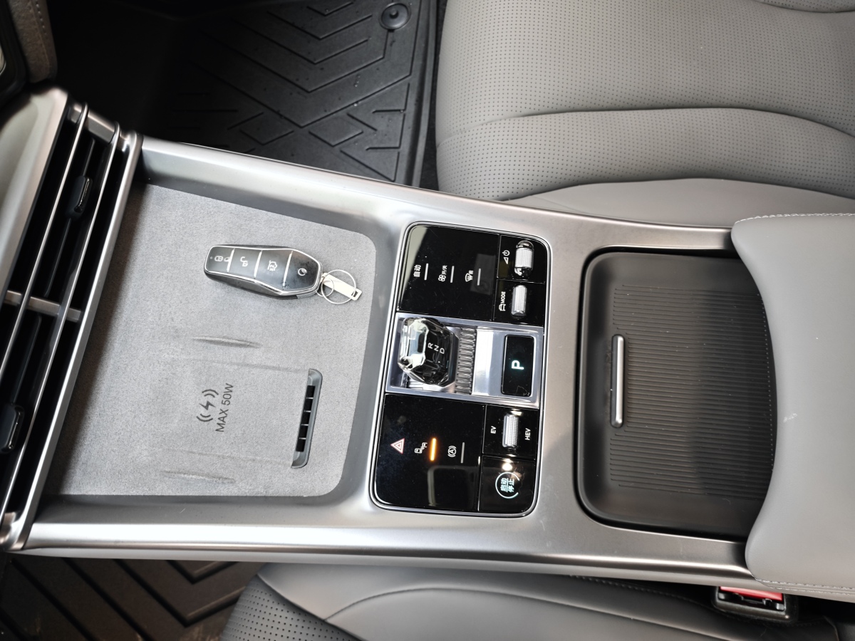 BYD Seal 07 DM-i 2024 صورة سيارة #10